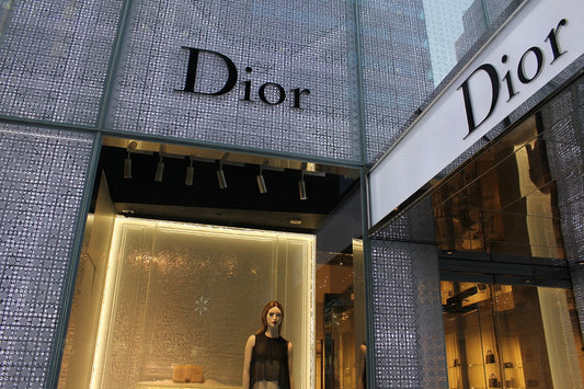 Dior - Armani. Η Αγαπημένη σου Τσάντα Κοστίζει μόνο 53€ αλλά Πωλείται 2.600€!